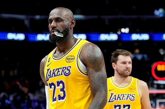 爱游戏正版-联盟最惨超巨!因交易损失1.8亿,因伤连续错过一阵,湖人赚麻了|东契奇|里夫斯|奥斯汀·里夫斯|卢卡-东契奇|JJ-雷迪克_新浪体育_新浪新闻